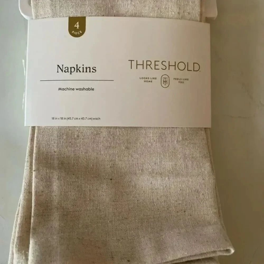 Threshold 4 piece Fabric napkins 18”x18” machine washable New